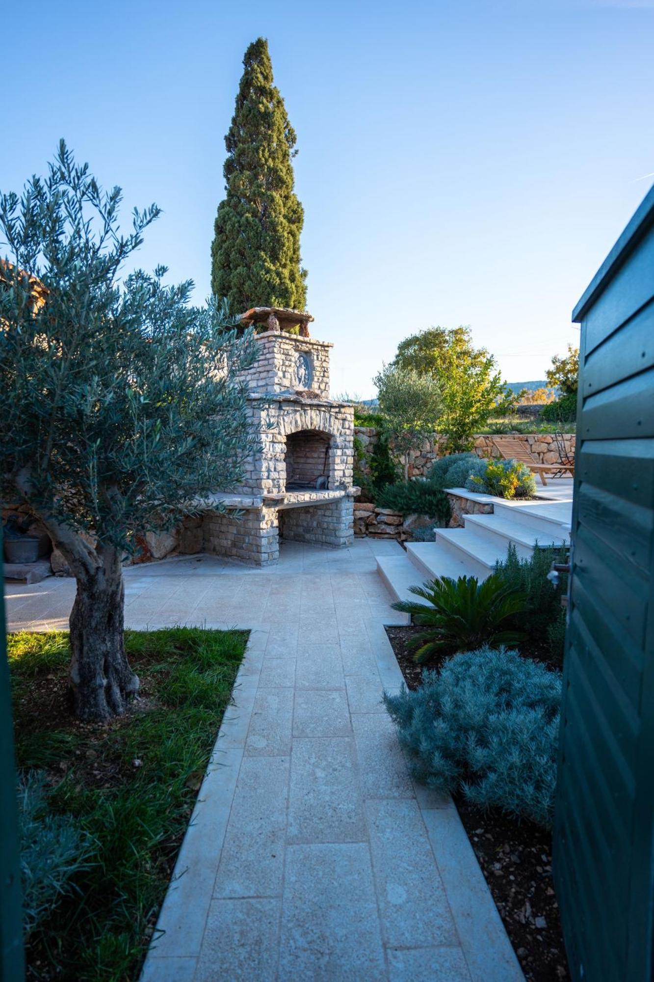Villa Sjora - "Autentic Dalmatian Stone Villa With Private Garden & Bbq" วรอสกา ภายนอก รูปภาพ