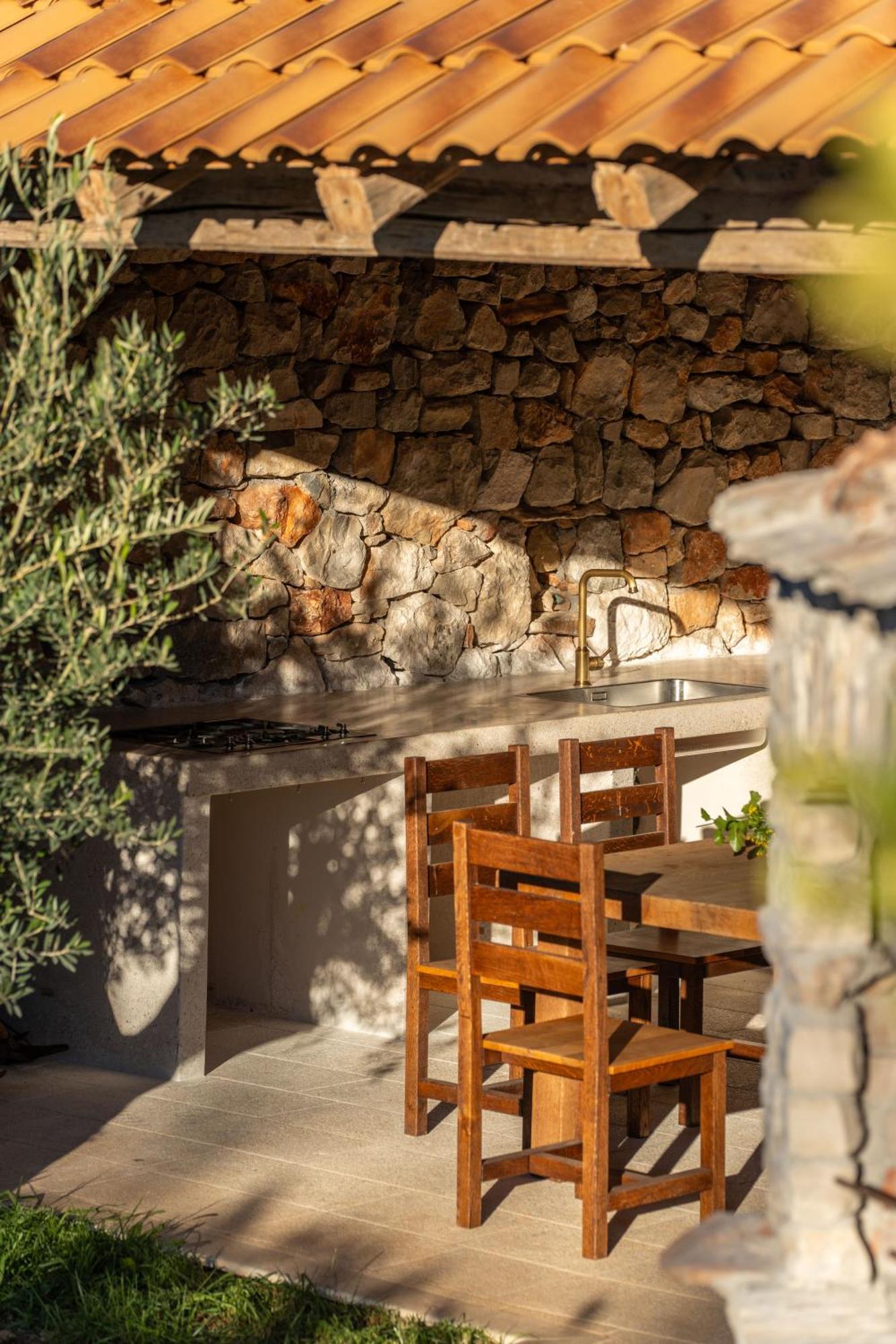 Villa Sjora - "Autentic Dalmatian Stone Villa With Private Garden & Bbq" วรอสกา ภายนอก รูปภาพ